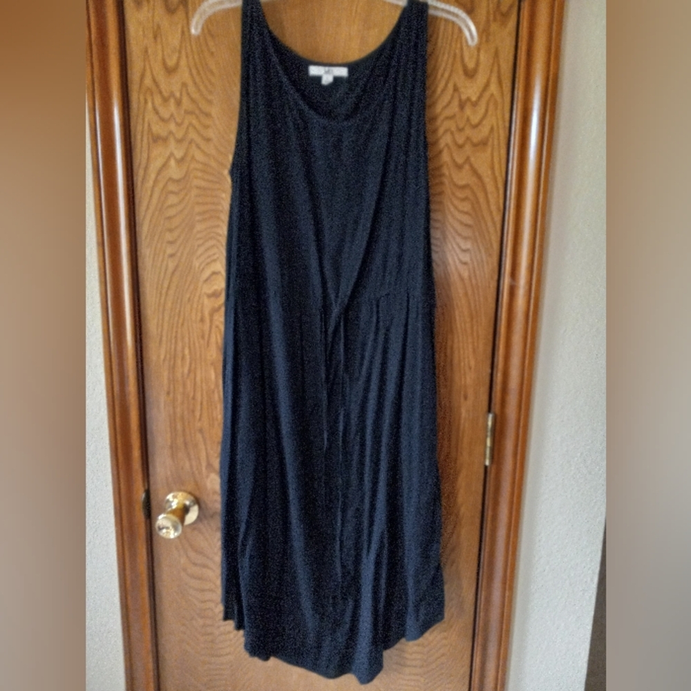 Black Sleeveless Dress